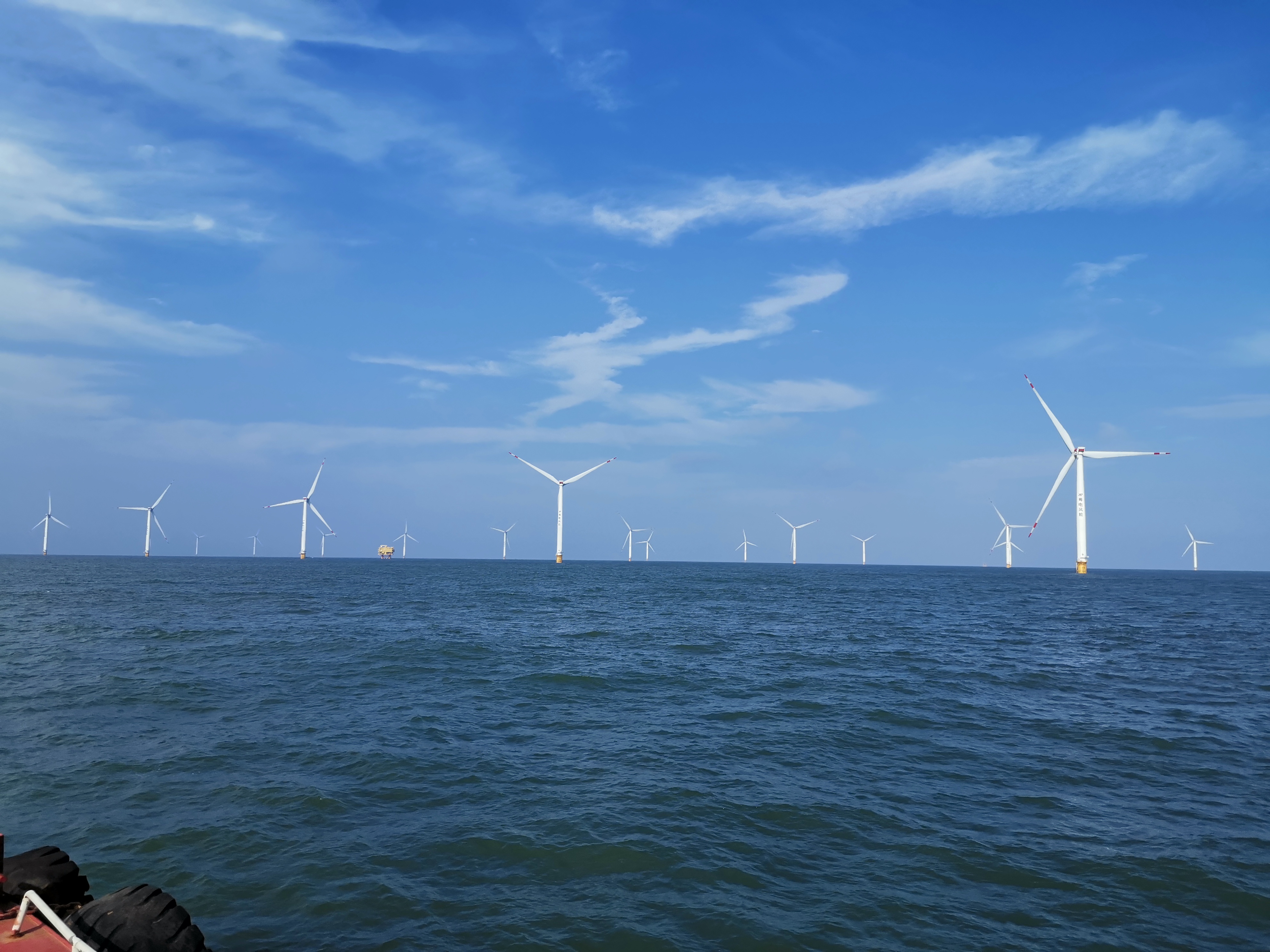 明阳智能海上机组荣获“2023先进清洁能源装备”奖项